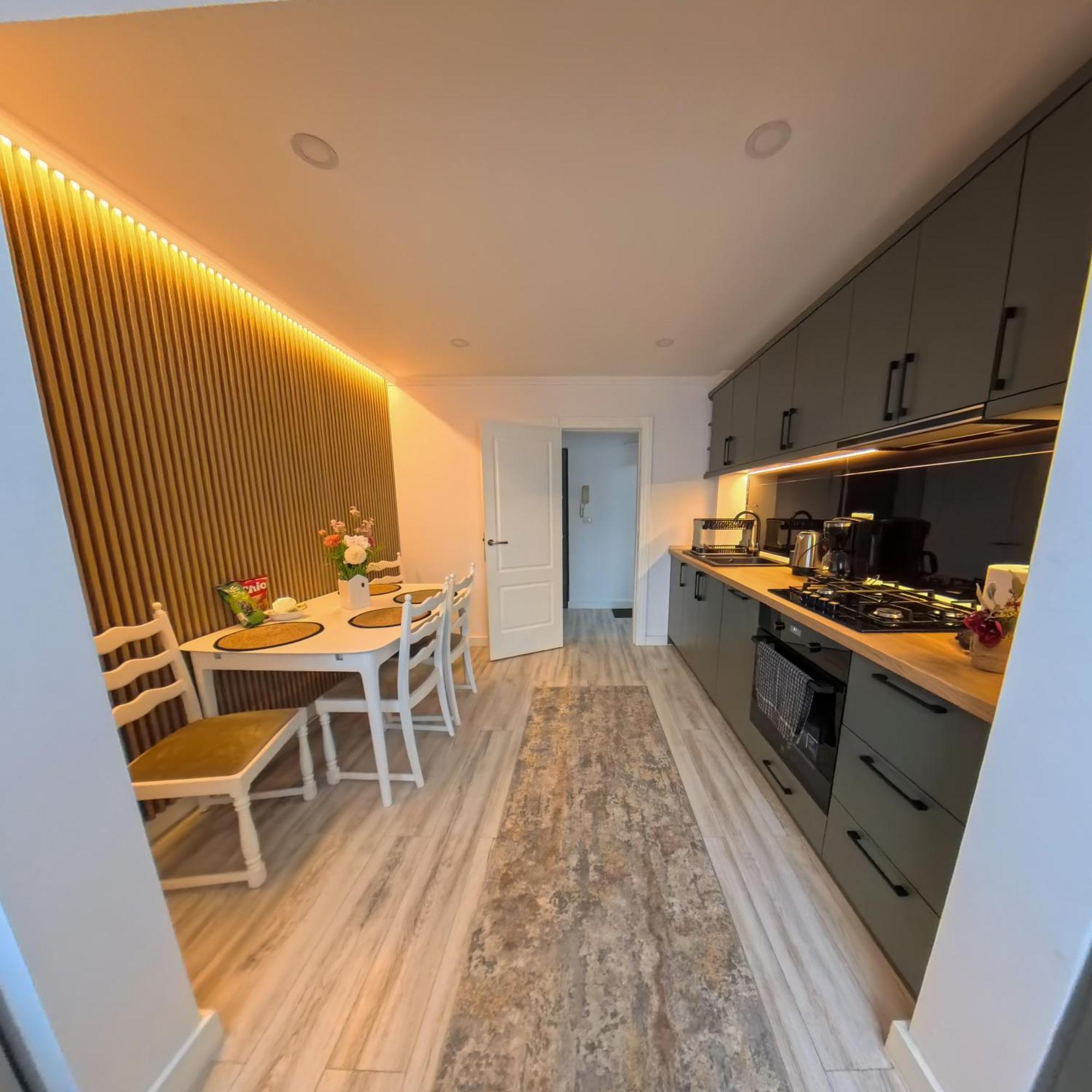 Apartament In Gura Humorului Ngoại thất bức ảnh
